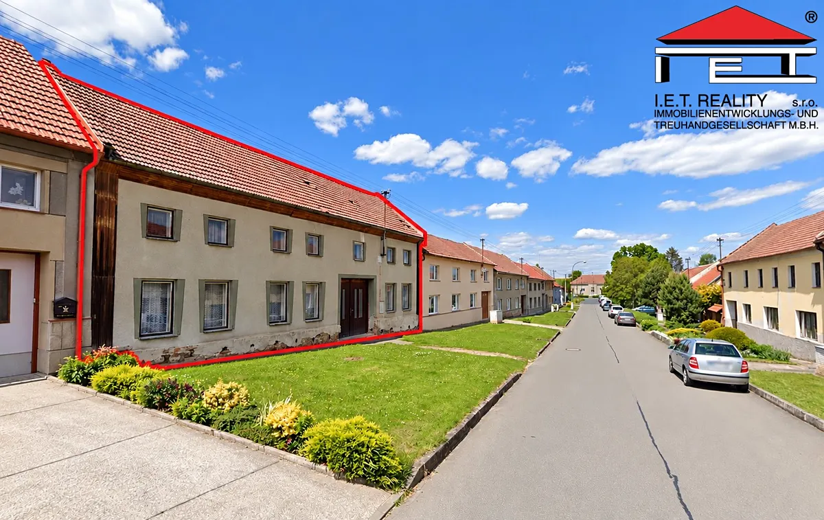 Prodej rodinného domu 300 m², pozemek 1377 m²